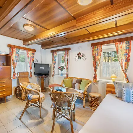 Polzov By Interhome Hébergement de vacances Mokry Lom